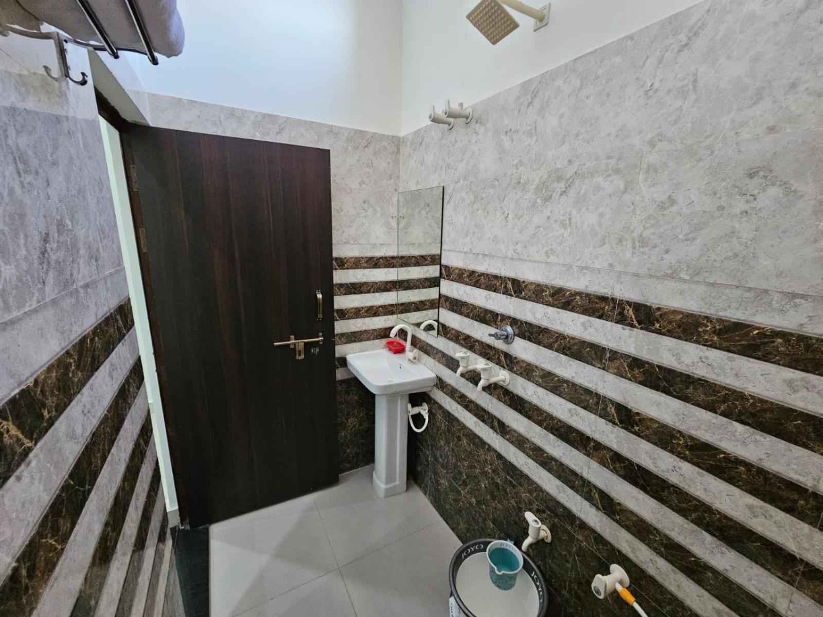 Govind Resort ماثورا المظهر الخارجي الصورة